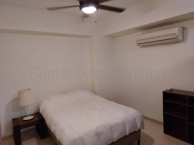 Alquiler de Apartamento en Bellavista Ph Grandbay Tower CCO