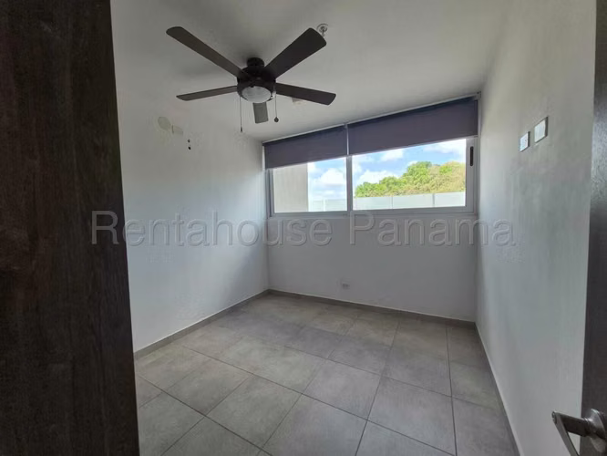 Alquiler de Apartamento en Brisas Del Golf Ph Hacienda Golf KC