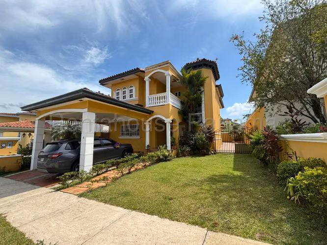 Venta de Casa en Altos de Panama Ph Residencial Huacas 450 Mts PD