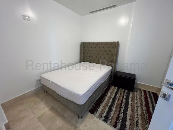 Alquilo Apartamento en Avenida Balboa PH YOO OF 26-8315