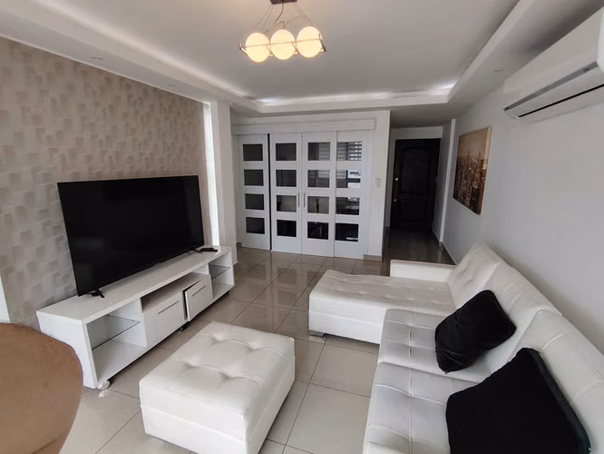 San Francisco Bay | Den con Opción a 3ra Rec | Amoblado | $179K Neg. - Imagen 2