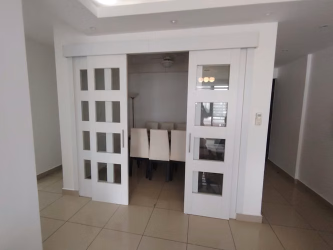 San Francisco Bay | Den con Opción a 3ra Rec | Amoblado | $179K Neg. - Imagen 5