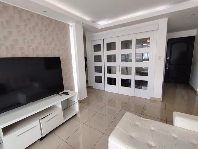 San Francisco Bay | Den con Opción a 3ra Rec | Amoblado | $179K Neg. - Imagen 4