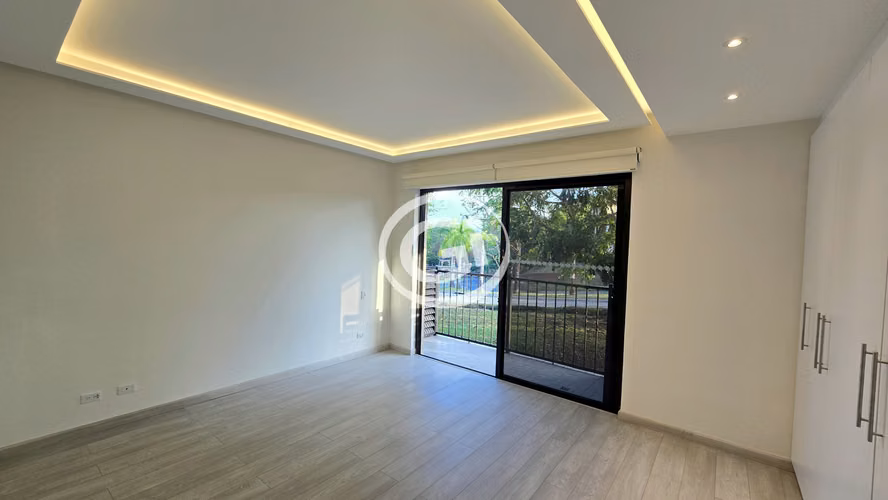 Alquiler Apartamento Embassy Club Moderno Garden. Modelo Especial