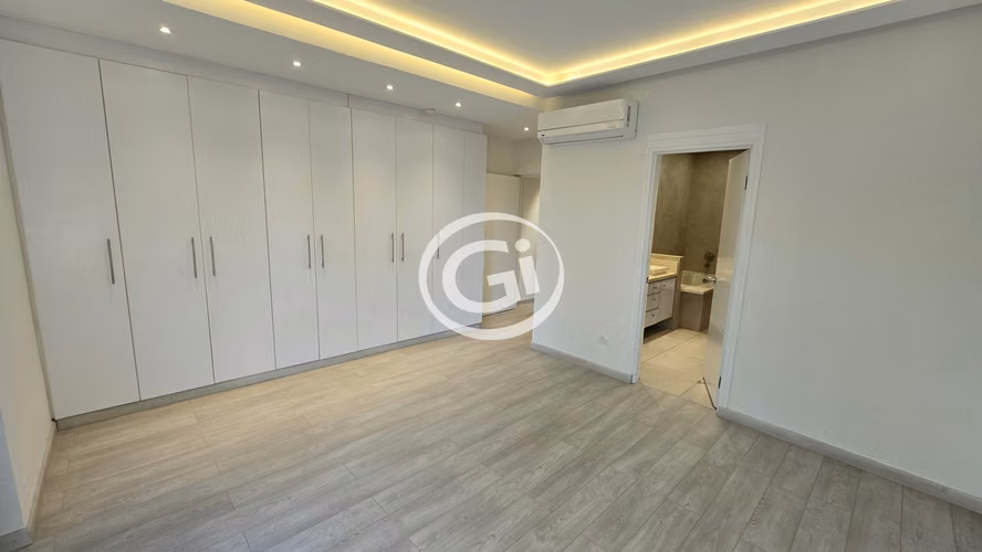 Alquiler Apartamento Embassy Club Moderno Garden. Modelo Especial