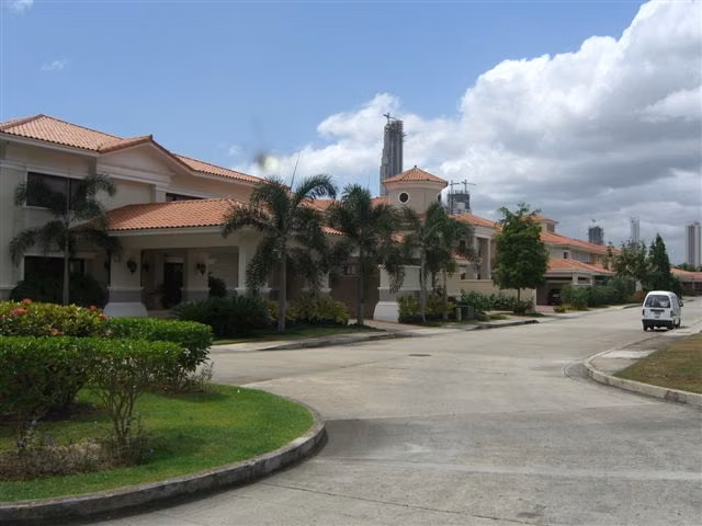 Costa del Este - Decoracion de Lujo - 908 mts - 12,000