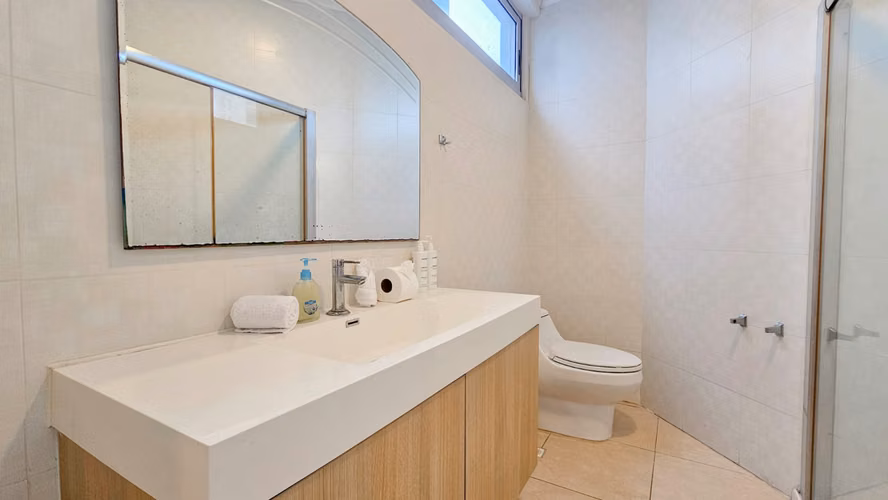 ALQUILO APARTAMENTO AMOBLADO PH OASIS ON THE BAY 240 M2