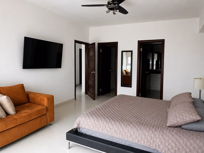 Exclusive 2026 Opportunity in Avenida Balboa | Furnished Apartment with Ocean View - Imagen 4
