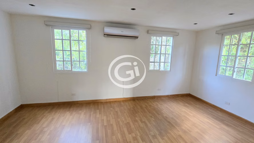 Venta Moderna Casa Unifamiliar Green Valley Albrook. Remate Bancario