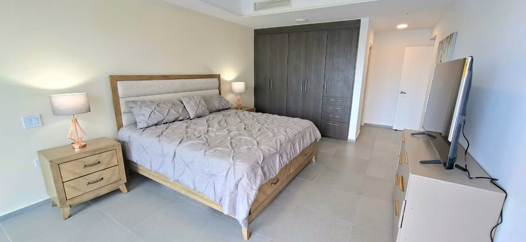 Yacht Club Tower | Piso Alto | $350k - Imagen 9