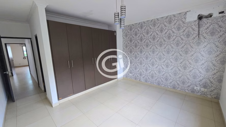 Venta Casa Unifamiliar Dorado Village Altos de Panamá. Remate Bancario