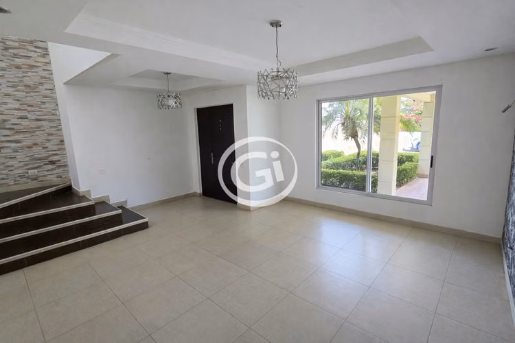 Venta Casa Unifamiliar Dorado Village Altos de Panamá. Remate Bancario
