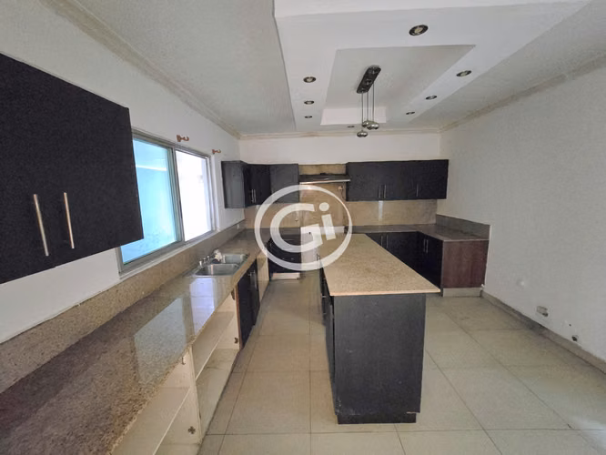 Venta Casa Unifamiliar Dorado Village Altos de Panamá. Remate Bancario