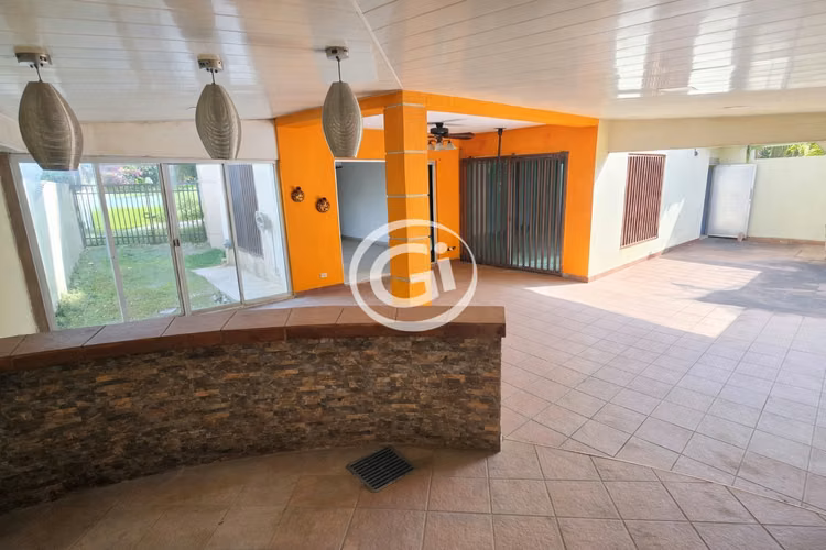 Venta Casa Unifamiliar Dorado Village Altos de Panamá. Remate Bancario