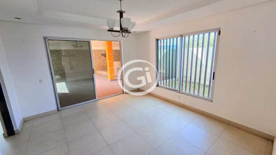 Venta Casa Unifamiliar Dorado Village Altos de Panamá. Remate Bancario