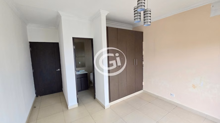 Venta Casa Unifamiliar Dorado Village Altos de Panamá. Remate Bancario