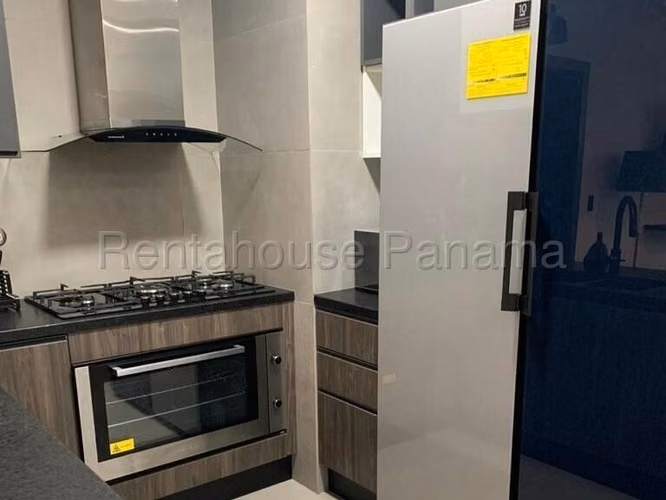 Se Vende Apartamento en Coco del Mar LA26-7578