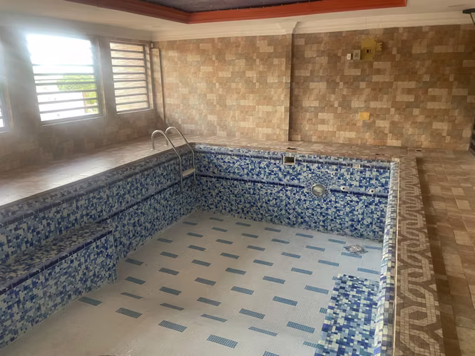 Venta de Casa en Brisas del Golf Occidente PISCINA Y BAR  NEGOCIABLE