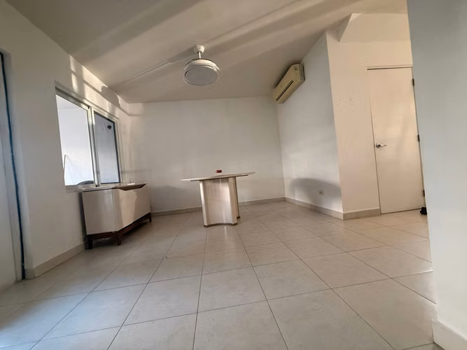 SE ALQUILA CASA EN QUINTAS DE VERSALLES