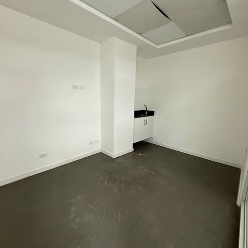 ALQUILER DE LOCAL COMERCIAL EN MARBELLA PLAZA ROYAL CENTER AQ - Imagen 4