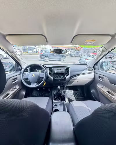 MITSUBISHI L 200