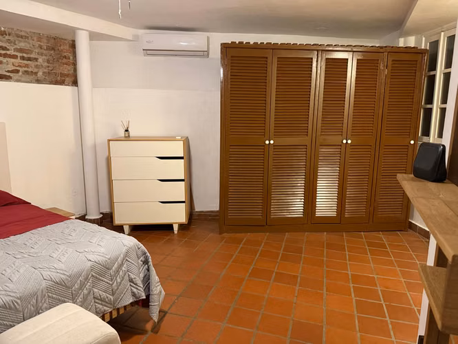 ALQUILER DE APARTAMENTO VISTA AL MAR EN CASCO ANTIGUO AQ