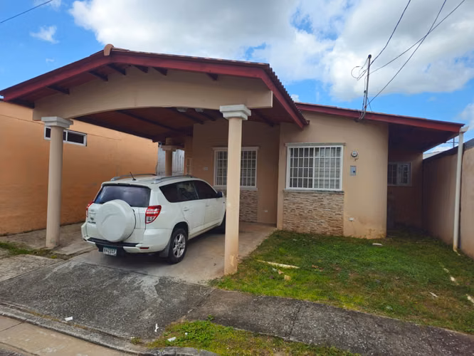 VENTA - CASA EN VILLA LUCRE - RM