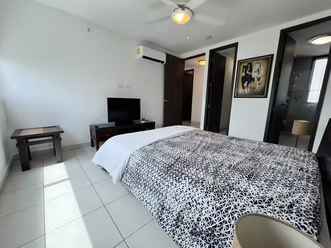 Apartamento Amoblado en Alquiler – El Cangrejo | 120 m² | $1,750