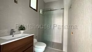 Venta de Apartamento con 125m2 en Costa Sur PH Costamare 26-8045SR
