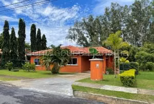 Venta de Casa con 285m2 en Punta Chame PH Villa de la Concha 26-8041SR