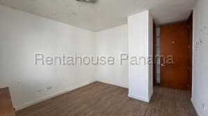 Venta de Apartamento con 185m2 en Coco del Mar PH Bahia del Golf 26-7344SR