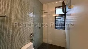 Venta de Casa con 342m2 en Altos de Panama PH Barrio Alto 26-8323SR