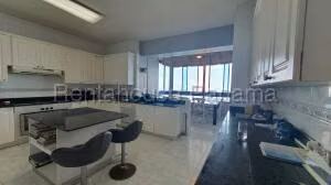 Venta de Apartamento con 415m2 en Punta Paitilla PH Coastal Tower 26-8334SR