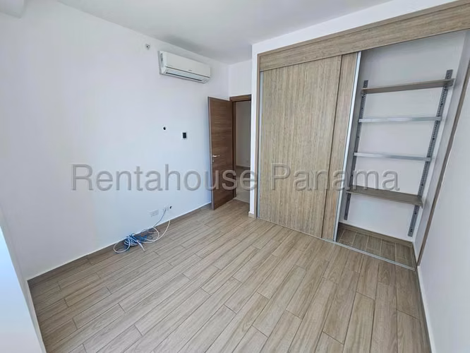 Se Alquila Apartamento en Costa del Este MDV26-8352