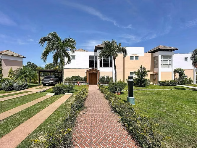 Venta de casa en Decameron