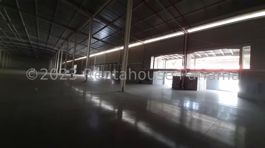 Vendo galera en Pacorá LF26-8275 Solo Cliente Directo