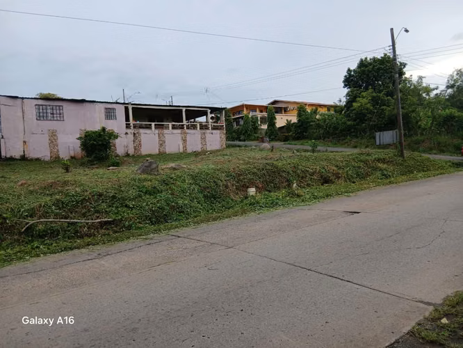 Vendo Lote Comercial en Esquina en La Chorrera