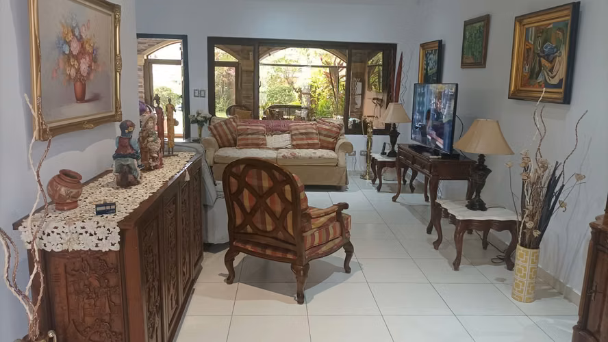 Sunset Coast, 4 recámaras, una sola planta.  Precio Increible! - Imagen 2