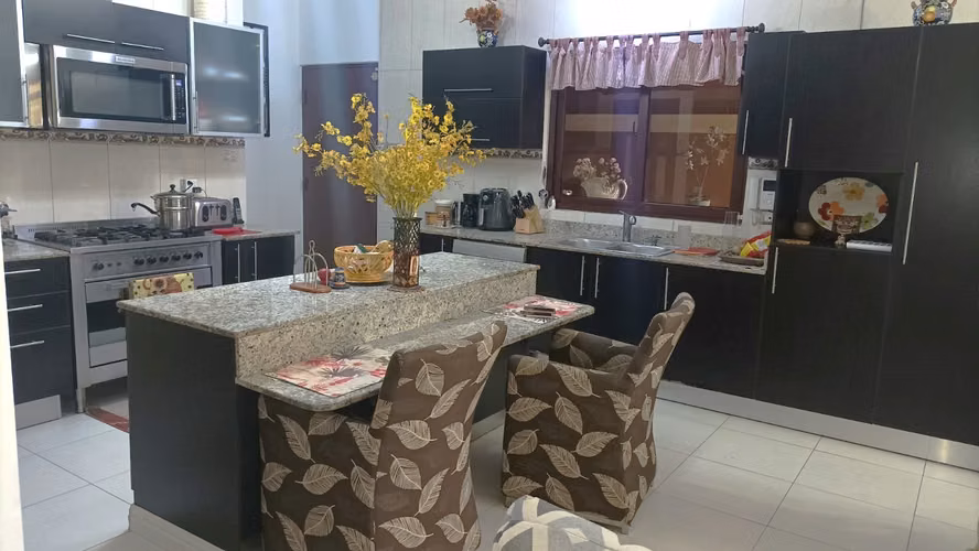 Sunset Coast, 4 recámaras, una sola planta.  Precio Increible! - Imagen 4