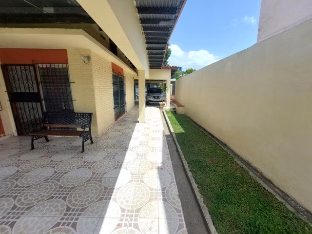 Amplia Casa en San Antonio 321 Mts 2 Terreno ID 26271