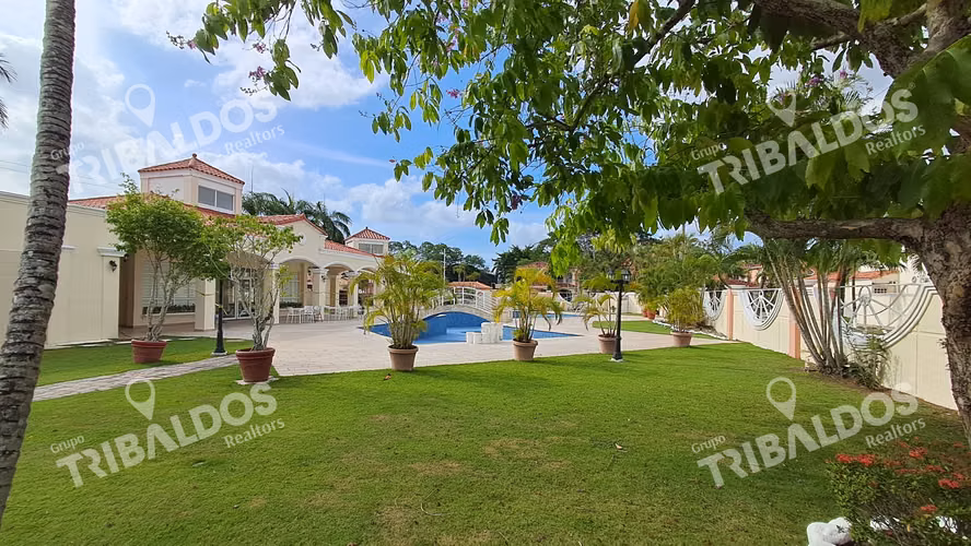 Venta de Casa en Villa Valencia, Costa Sur con Paneles Solares