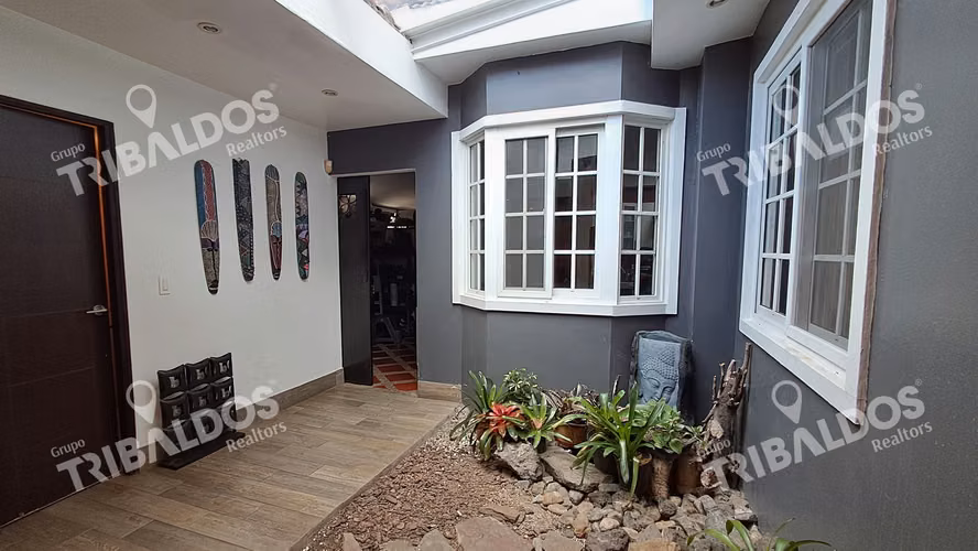 Venta de Casa en Villa Valencia, Costa Sur con Paneles Solares