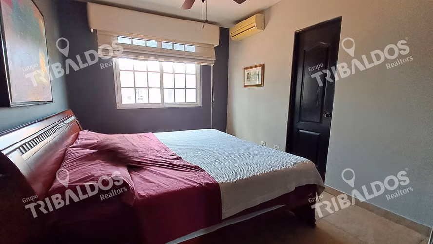 Venta de Casa en Villa Valencia, Costa Sur con Paneles Solares
