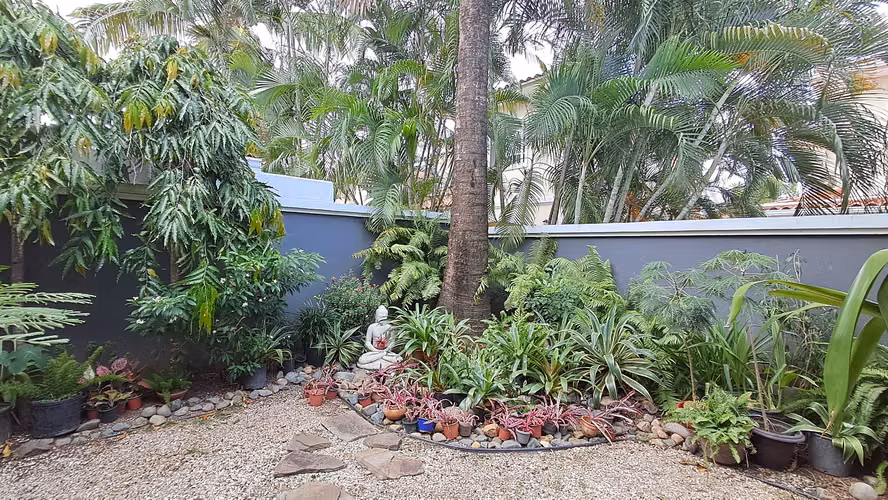 Venta de Casa en Villa Valencia, Costa Sur con Paneles Solares