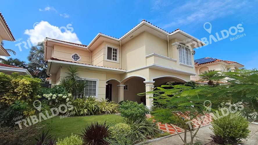 Sale of House in Villa Valencia, Costa Sur with Solar Panels