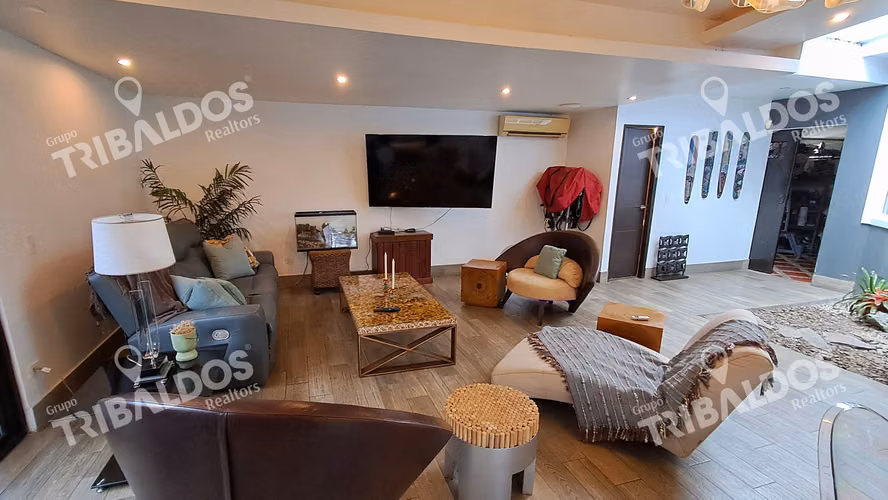Venta de Casa en Villa Valencia, Costa Sur con Paneles Solares