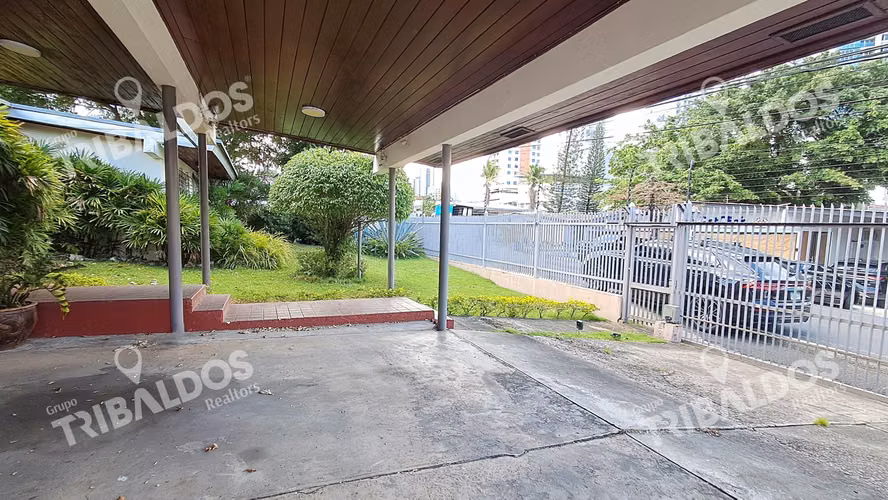 VENTA DE CASA CON USO COMERCIAL EN SAN FRANCISCO