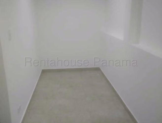 Venta de Consultorio en Parque Lefevre Galera 77-28 CCO