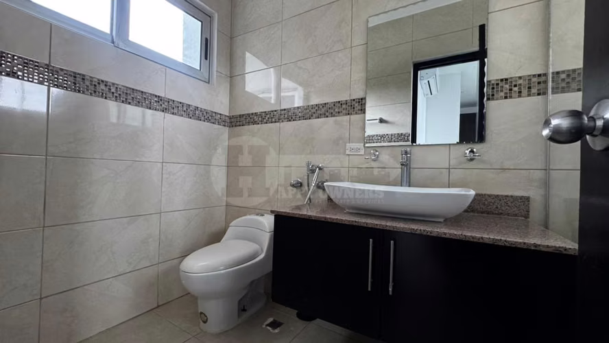 Alquiler con opción a compra de apartamento en PH Macedonia Towers, Pueblo Nuevo