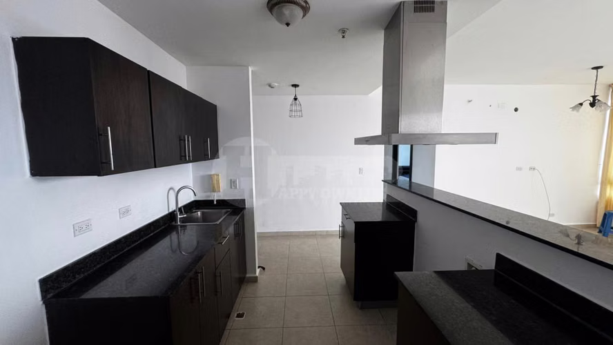 Alquiler con opción a compra de apartamento en PH Macedonia Towers, Pueblo Nuevo